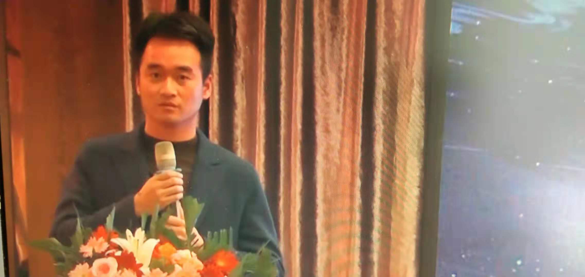 1660707580750861.jpg r.jpg